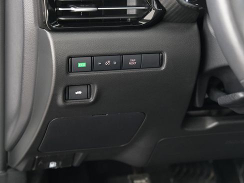 Used 2021 Nissan Sentra SR w/ SR Premium Package FWD image 27