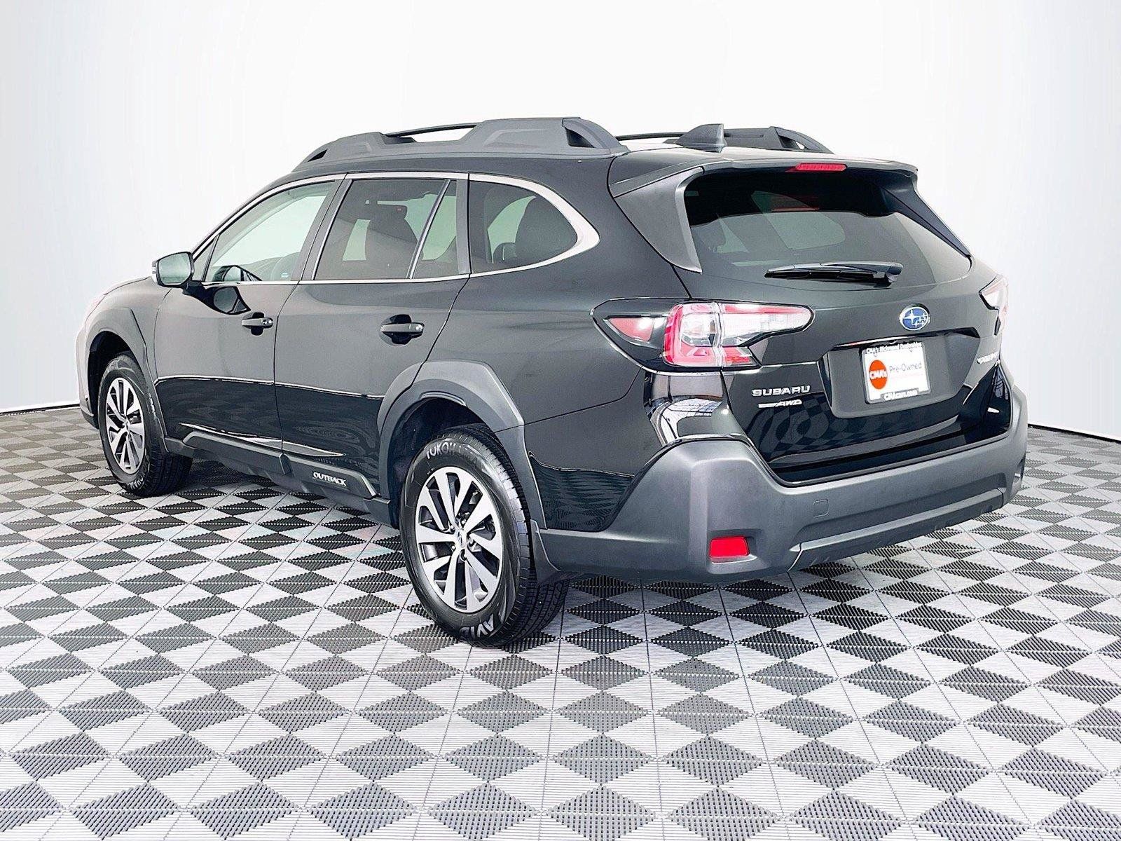 Used 2025 Subaru Outback Premium AWD/4WD image 7