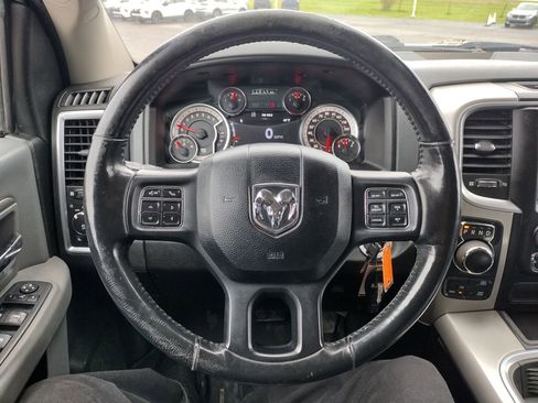 Used 2019 RAM 1500 Classic SLT w/ SLT Plus D←cor Group AWD/4WD image 6