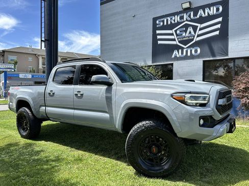 Used 2021 Toyota Tacoma TRD Sport w/ Technology Package AWD/4WD image 1