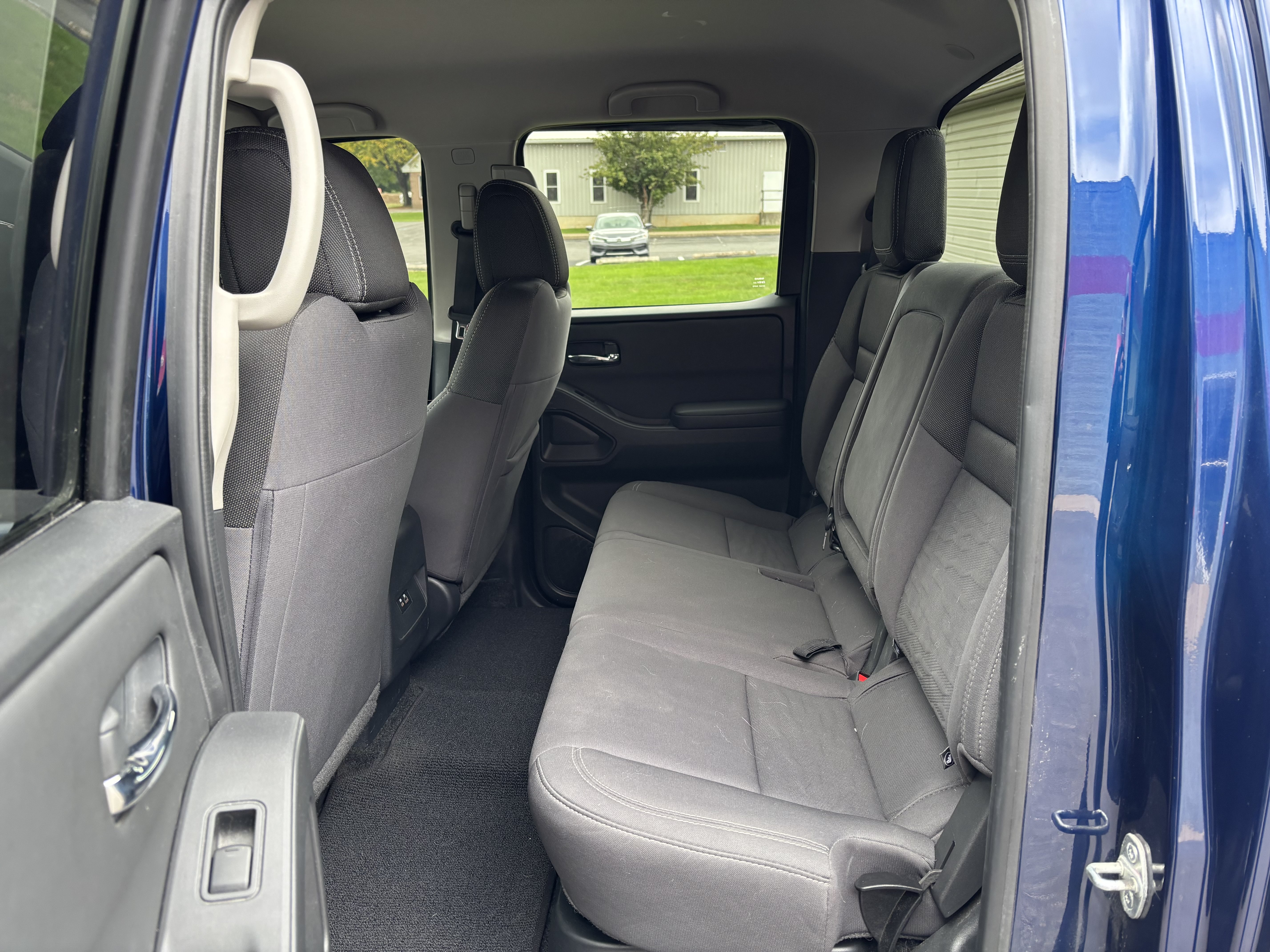 Used 2023 Nissan Frontier SV w/ Tow Package AWD/4WD image 13