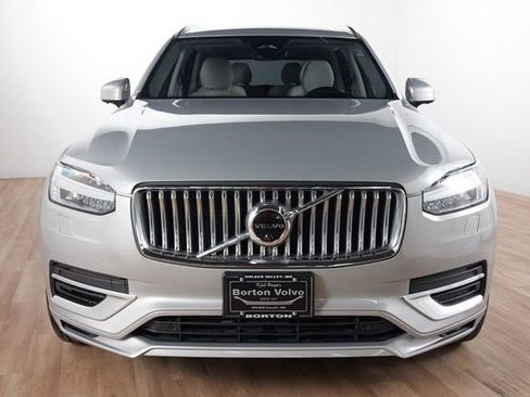 Used 2023 Volvo XC90 T8 Ultimate AWD/4WD image 2