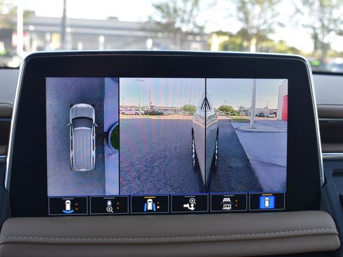 Used 2021 Chevrolet Tahoe Premier w/ Premium Package image 45