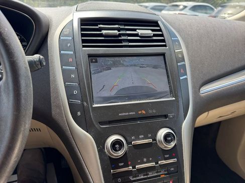 Used 2017 Lincoln MKC Premiere FWD image 36