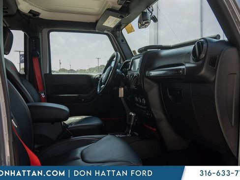Used 2018 Jeep Wrangler Unlimited Rubicon AWD/4WD image 19