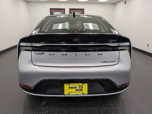 Used 2024 Toyota Prius Prime Premium image 5