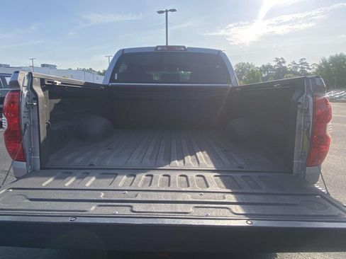 Used 2017 Toyota Tundra SR5 w/ SR5 Upgrade Package RWD image 8
