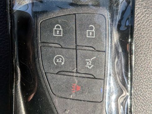 Used 2025 Chevrolet Traverse LT image 38