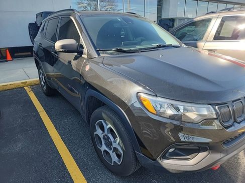 Used 2022 Jeep Compass Trailhawk image 2