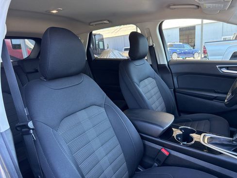 Used 2018 Ford Edge SEL AWD/4WD image 16
