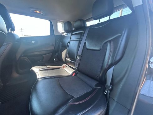 Used 2018 Jeep Compass Trailhawk w/ Cold Weather Group image 16