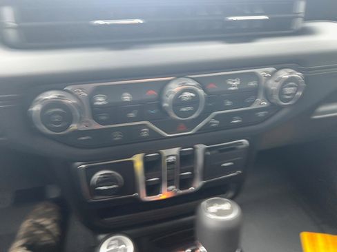 New 2026 Jeep Wrangler Unlimited Sahara image 37