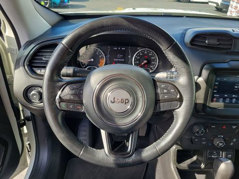 Used 2018 Jeep Renegade Altitude image 22