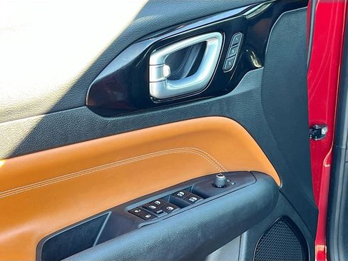 Certified 2025 Jeep Compass Limited w/ Elite Group image 18