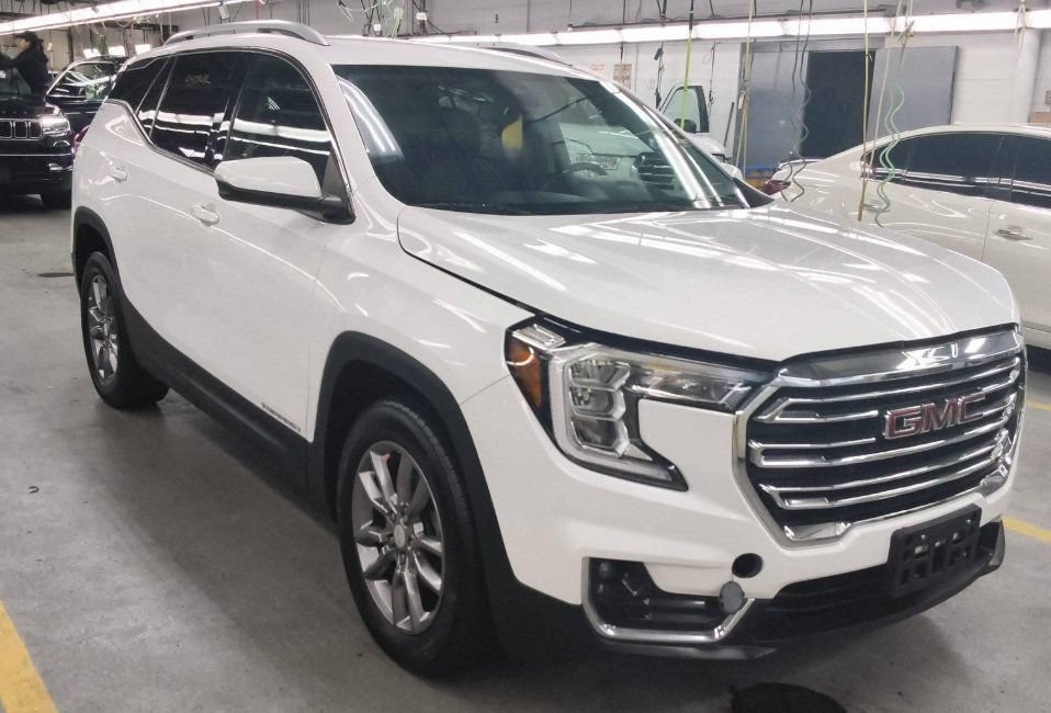 Used 2022 GMC Terrain SLT AWD/4WD image 1