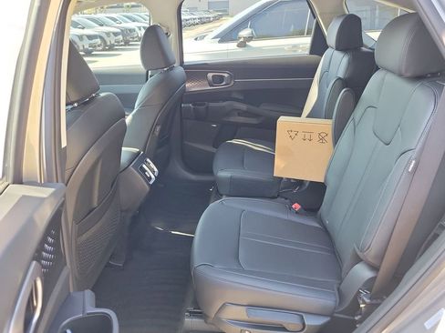 New 2026 Kia Sorento EX w/ EX Premium Package AWD/4WD image 16