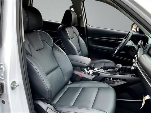 Used 2025 Kia Telluride S FWD image 29