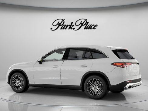 Used 2026 Mercedes-Benz GLC 300 image 11