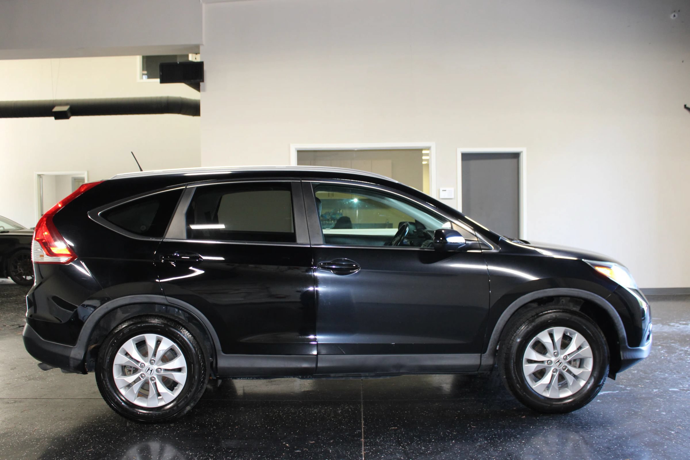 Used 2013 Honda CR-V EX-L image 2