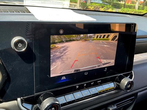 Used 2024 Chevrolet Colorado LT w/ LT Convenience Package image 21