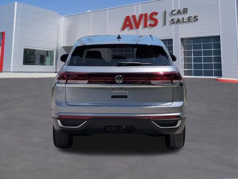 Used 2025 Volkswagen Atlas Cross Sport SE FWD image 7