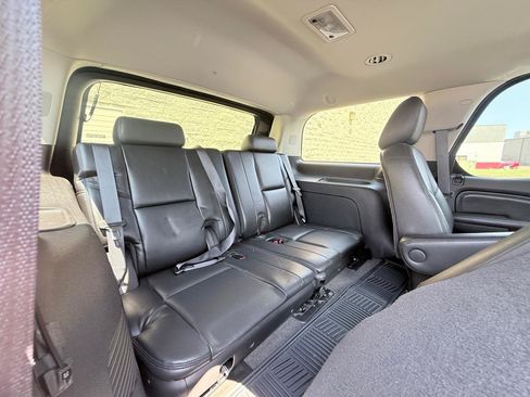 Used 2012 Cadillac Escalade Luxury AWD/4WD image 13
