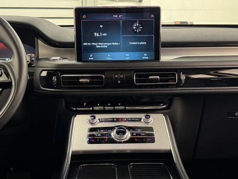 Used 2024 Lincoln Aviator AWD image 43