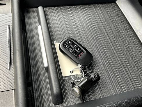 Used 2026 Honda Odyssey Elite image 35