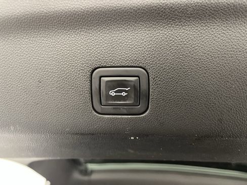 Certified 2025 Chevrolet Suburban Premier w/ Sun And Tow Package image 36