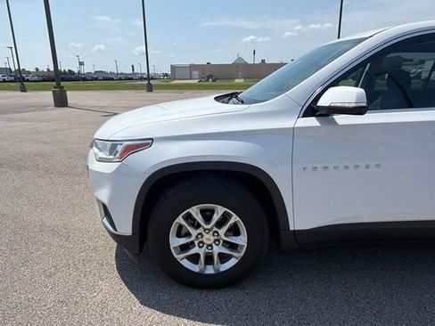 Used 2019 Chevrolet Traverse LT FWD image 7