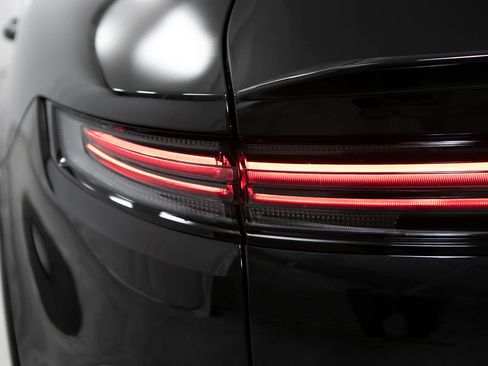 New 2026 Porsche Cayenne GTS AWD/4WD image 18