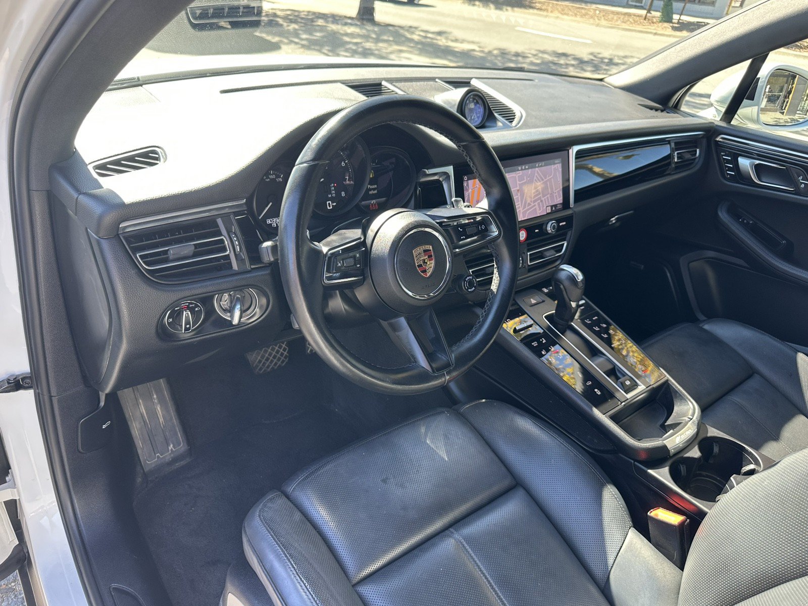 Used 2023 Porsche Macan AWD/4WD image 18