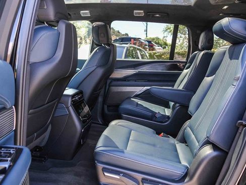 Used 2025 Cadillac Escalade IQ Sport 2 image 17