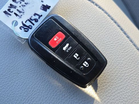 Used 2020 Toyota Camry XSE image 34