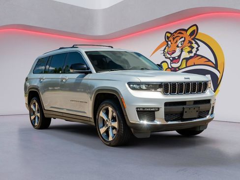 Used 2021 Jeep Grand Cherokee L Limited RWD image 4