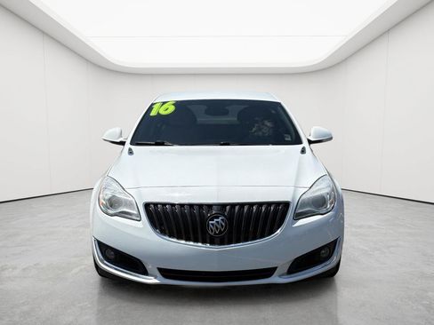 Used 2016 Buick Regal Premium FWD image 2