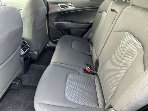 Used 2025 Kia Sportage LX FWD image 30