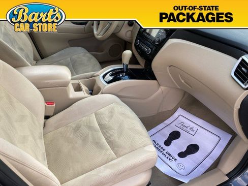 Used 2014 Nissan Rogue SV image 16