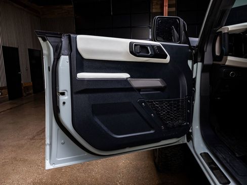 Used 2022 Ford Bronco Wildtrak image 36