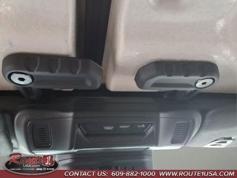 Used 2024 Jeep Wrangler Unlimited AWD/4WD image 38