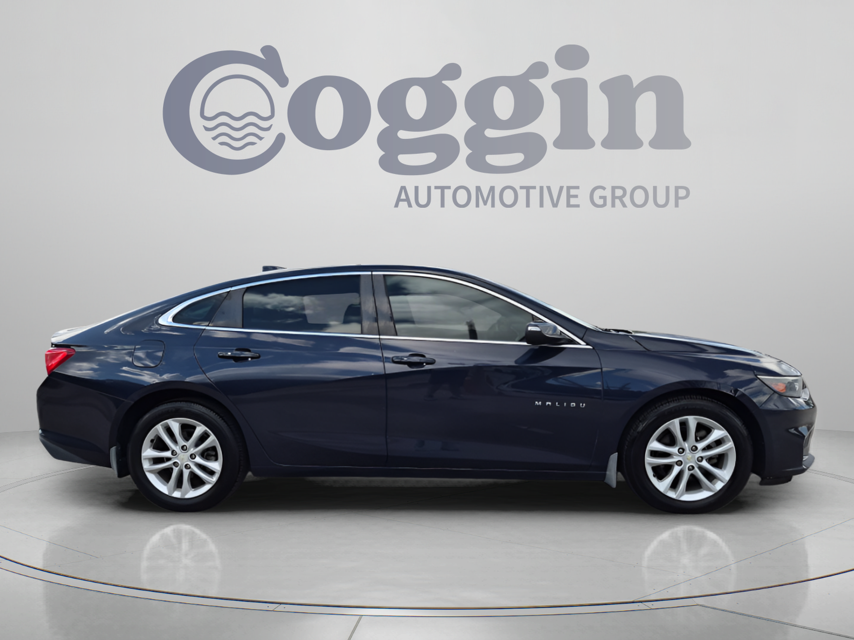 Used 2018 Chevrolet Malibu LT w/ Leather Package FWD image 7