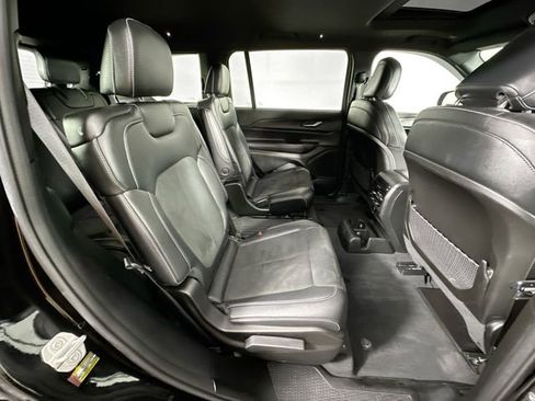 Used 2024 Jeep Grand Cherokee L Altitude AWD/4WD image 29