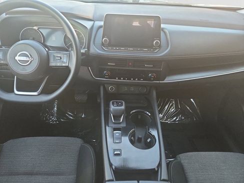 Used 2023 Nissan Rogue SV image 12