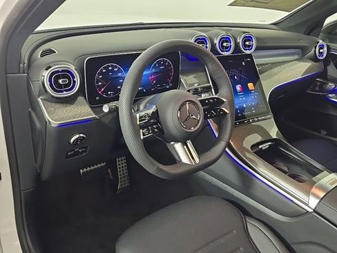 Used 2026 Mercedes-Benz GLC 300 4MATIC image 4