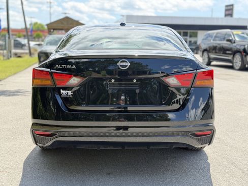 Used 2025 Nissan Altima 2.5 S FWD image 9