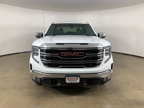 Used 2025 GMC Sierra 1500 SLT image 3