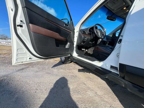 Used 2013 Subaru Outback 2.5i Limited w/ Special Appearance Pkg image 12