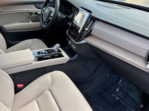 New 2026 Volvo XC90 B5 Plus image 13