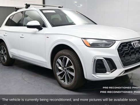 Used 2022 Audi Q5 2.0T Premium Plus w/ Premium Plus Package AWD/4WD image 2