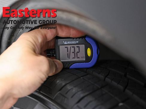 Used 2022 Subaru Ascent Touring AWD/4WD image 32